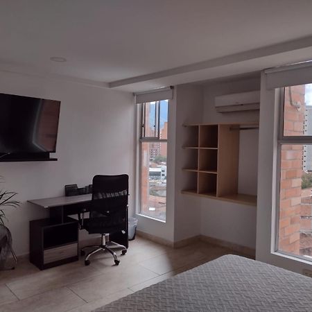 Apartasuites Av Medellin Ngoại thất bức ảnh