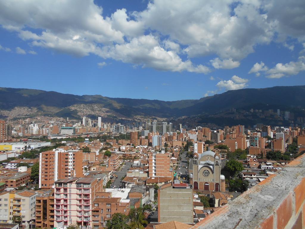 Apartasuites Av Medellin Ngoại thất bức ảnh